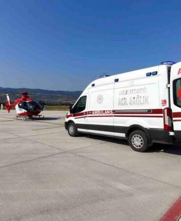 Kaza Geçiren Kız Çocuğu Helikopterle Sevk Edildi