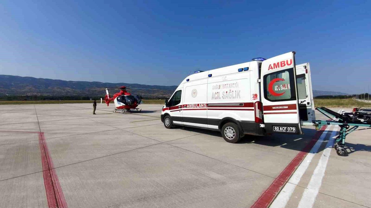 Kaza Geçiren Kız Çocuğu Helikopterle Sevk Edildi