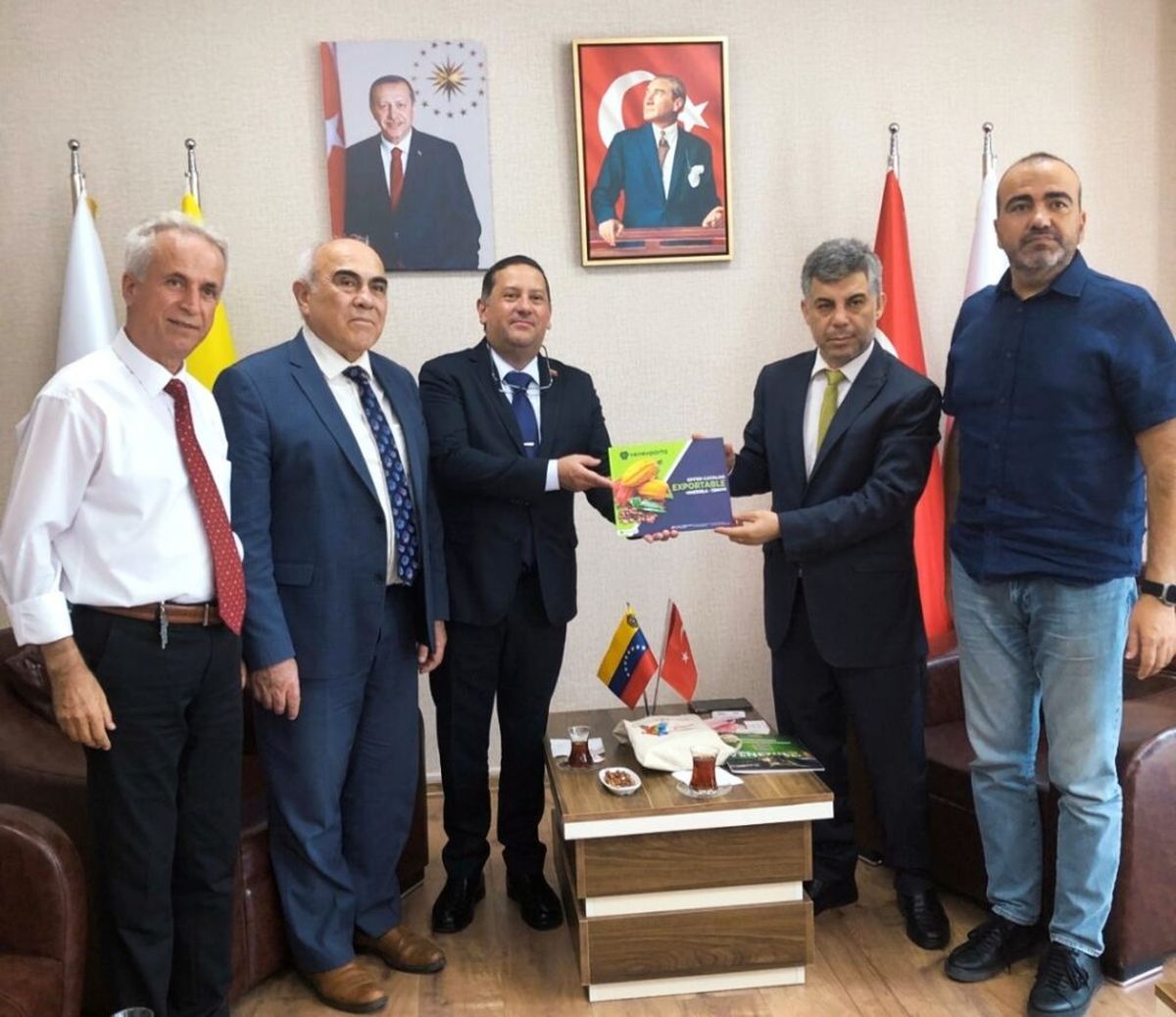 Venezuela Büyükelçisi SANKON’u Ziyaret Etti