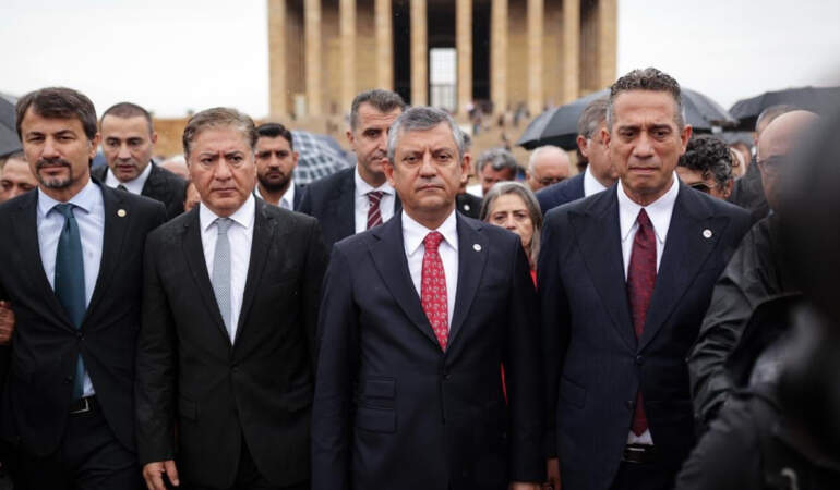YENİ Parti’de İlk Durak Anıtkabir
