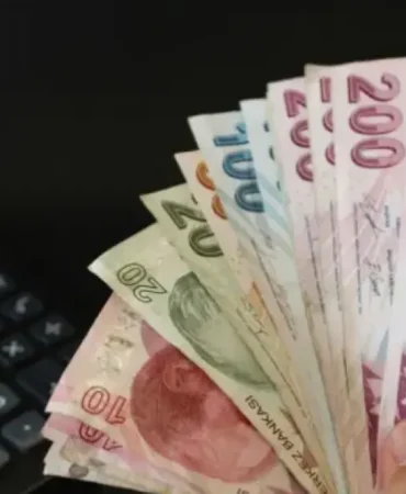 Milyonlarca Emekliye Zamlı Maaş Takvimi Netleşti: Fark Ödemeleri Ağustos’ta Yapılacak