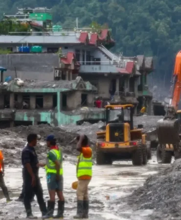 Nepal’de Sel Felaketi: Ölü Sayısı 794’e Çıktı