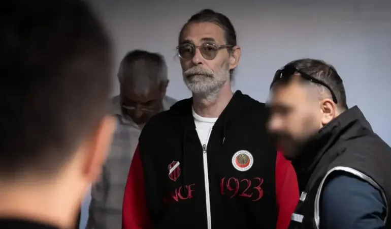 Erdal Beşikçioğlu Görevden Uzaklaştırıldı