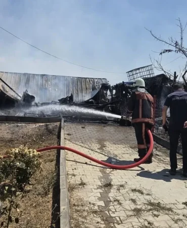 Ankara’da 3 Ev Alevlere Teslim Oldu! Evler Kullanılamaz Hale Geldi