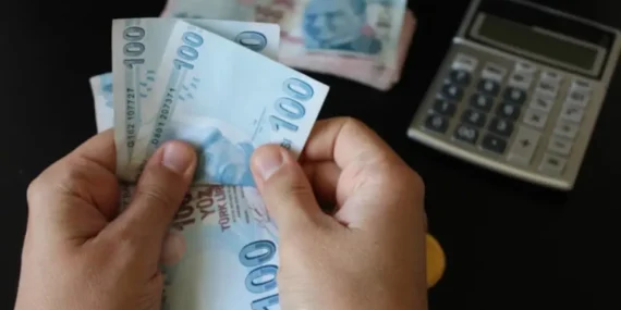 Bankaya Bu 2 Soruyu Sormadan İmza Atan Emekli Büyük Kaybediyor: İşte 30 Bin TL Promosyonun Gerçek Yüzü