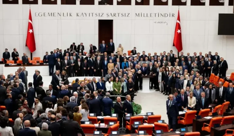 TBMM’deki “Çerçeve Yasa” Oylamasında Dikkat Çeken Detaylar ve Ret Oyları