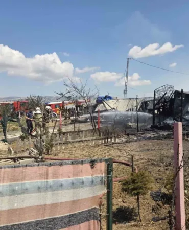 Ankara’da Yangın Dehşeti: 3 Ev Alevlere Teslim Oldu