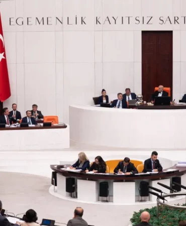 Suça Sürüklenen Çocuk Yasası TBMM’de Kabul Edildi
