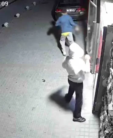 Ankara’da Marketten İçecek Çalan Çocuklar Güvenlik Kamerasına Yansıdı