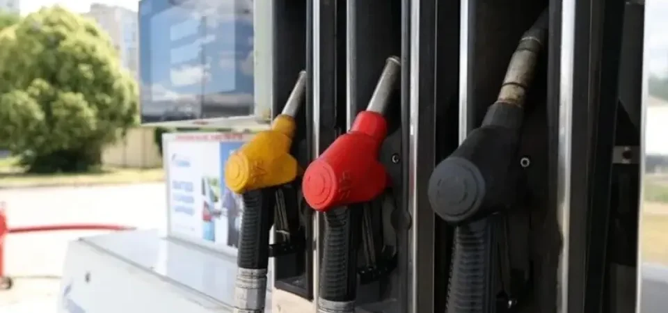 Akaryakıtta Üç Haneli Dönem: Motorin 100 TL’yi Aşınca EPDK’dan Tabela Düzenlemesi