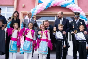 Başkan Odabaşı İlk Ders Zilinde Öğrencileri Yalnız Bırakmadı