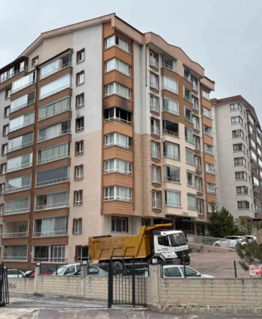 Ankara’da Ev Yangını: Mahsur Kalan Anne ile Oğlu Son Anda Kurtarıldı