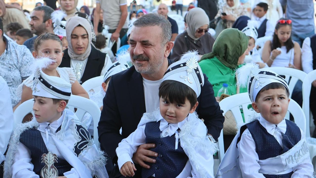 SİNCAN BELEDİYESİ’NDEN 5. GELENEKSEL TOPLU SÜNNET ŞÖLENİ YAPILDI