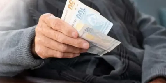 Emekliler İçin Promosyon Yarışı Kızıştı: En Yüksek Ödemeyi Hangi Banka Veriyor?