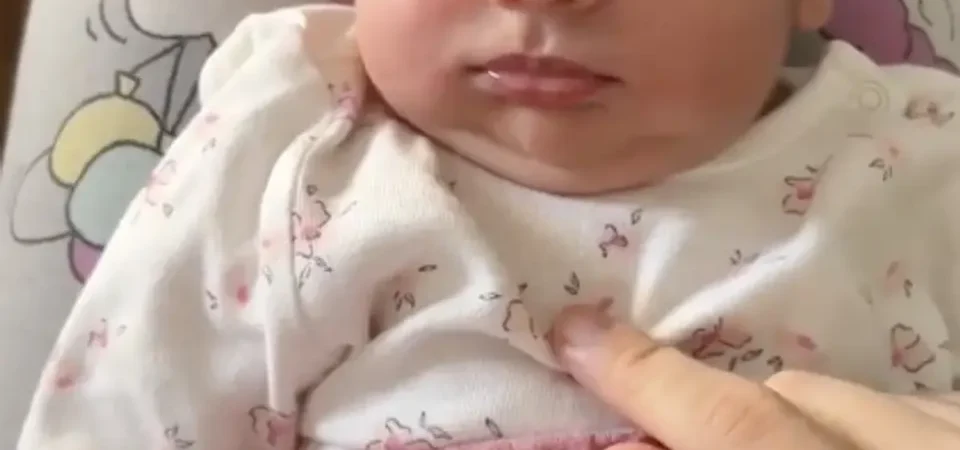 Sosyal Medyada Paylaşılan Sevimli Bebeğin Gülümsemesi Kısa Sürede Gündem Oldu