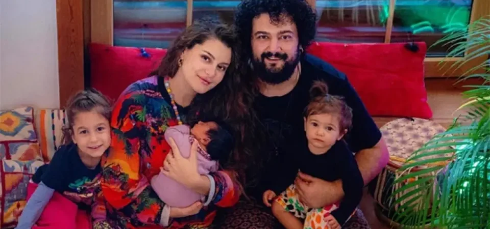 Şarkıcı Atiye Dördüncü Kez Anne Oldu