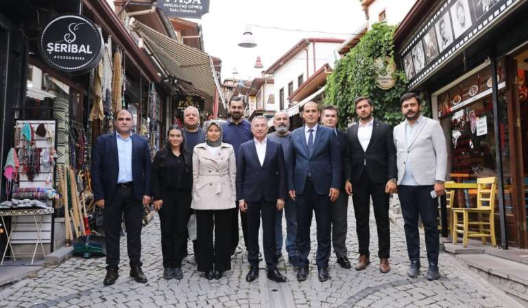 Fuat Oktay, Ulus’ta Vatandaş ve Esnafla Bir Araya Geldi