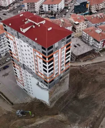 Ankara Mamak’ta Toprak Kayması Nedeniyle İstinat Duvarı Çöktü