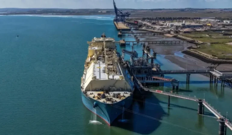 Avrupa Kış Sezonu Öncesinde LNG Alımlarını Hızlandırdı: Depolar Doluyor