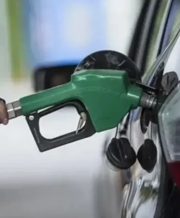 Akaryakıt Fiyatlarında Gece Yarısı Sürprizi: Benzin ve Motorine Zam Geldi