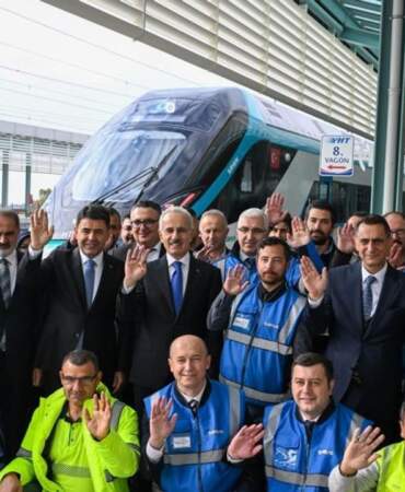 Bakan Uraloğlu: Yerli ve milli hızlı trenimiz Ankara-Kırıkkale yollarında, raylarında”
