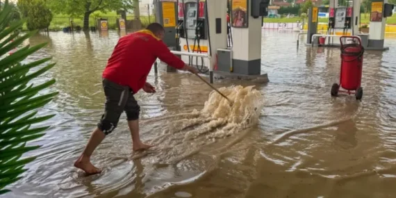 Meteoroloji’den Sağanak Yağış Uyarısı: 5 İle Turuncu ve Sarı Kod