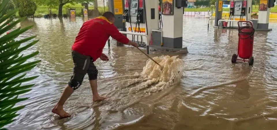 Meteoroloji’den Sağanak Yağış Uyarısı: 5 İle Turuncu ve Sarı Kod