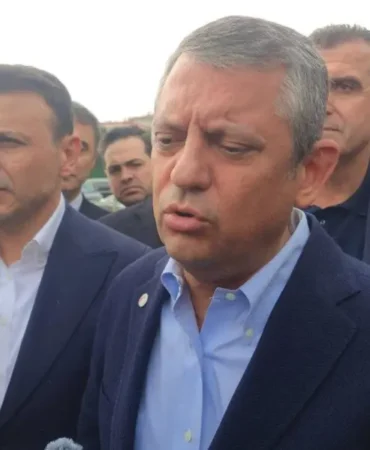 Özgür Özel’den Basın Özgürlüğü ve İletişim Kanalları Vurgusu: “Yeni Mecralarla Bu Cendereden Çıkacağız”