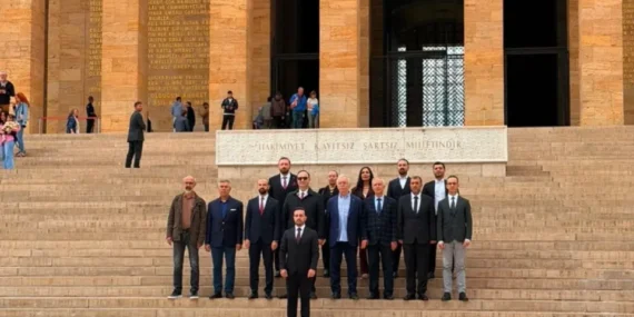 Sağlıklı Yaş Alma ve Longevity Derneği (SAYLOD) Heyeti Anıtkabir’i Ziyaret Etti