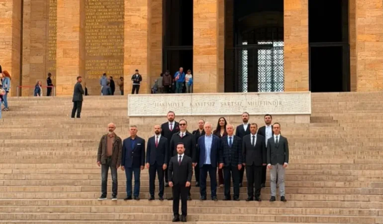 Sağlıklı Yaş Alma ve Longevity Derneği (SAYLOD) Heyeti Anıtkabir’i Ziyaret Etti