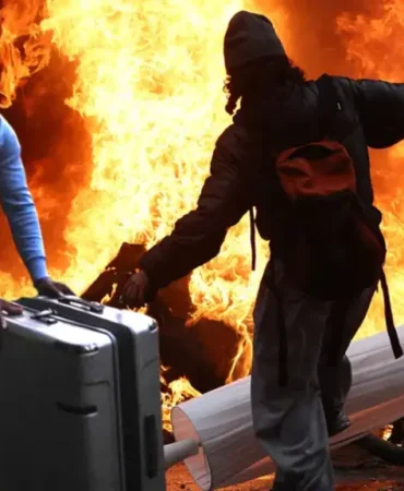 Fransa’daki Şiddetli Protestoların Gölgesinde Turistlerin Yaşadığı Kaos ve Çaresizlik