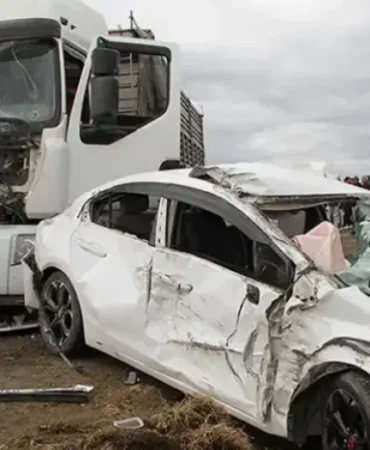 Ankara’da 6 Aracın Karıştığı Zincirleme Kaza: 3’ü Ağır 5 Kişi Yaralandı