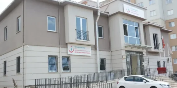 Aile Sağlığı Merkezlerinde Kira Krizi: Hekimlerden “Ticarethane Değiliz” Tepkisi