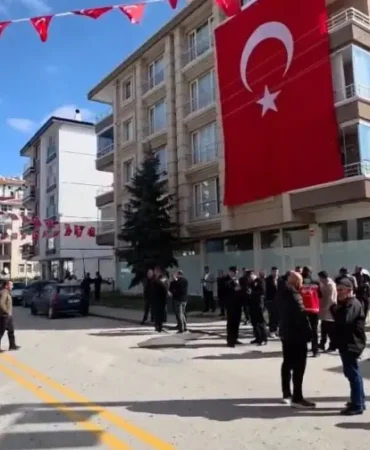Cumhurbaşkanı Yardımcısı Cevdet Yılmaz’dan Fon Krizi Açıklaması: “Ödemeler Perşembe Günü Başlıyor, Hazine Kaynağı Kullanılmayacak”