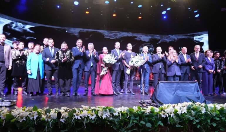 Türk Dünyası Gençlik Buluşması’nda yüzlerce genç bir araya geldi