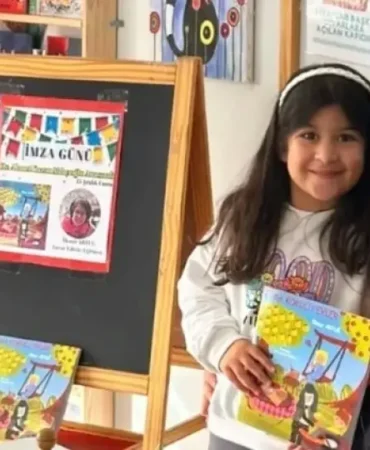 Çocuklara Gönüllü Kitap Okuyan İlknur Artuğ: “Erken Okuryazarlık Hayatın Temelidir”