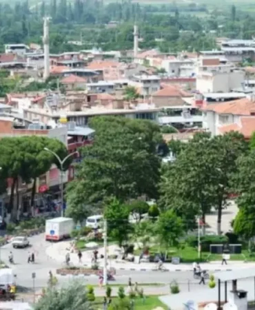 Türkiye’nin Trafik Işığı Olmayan Tek İlçesi: Sürücülerin Işıksız Kültürle Seyrettiği Yenipazar