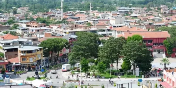 Türkiye’nin Trafik Işığı Olmayan Tek İlçesi: Sürücülerin Işıksız Kültürle Seyrettiği Yenipazar