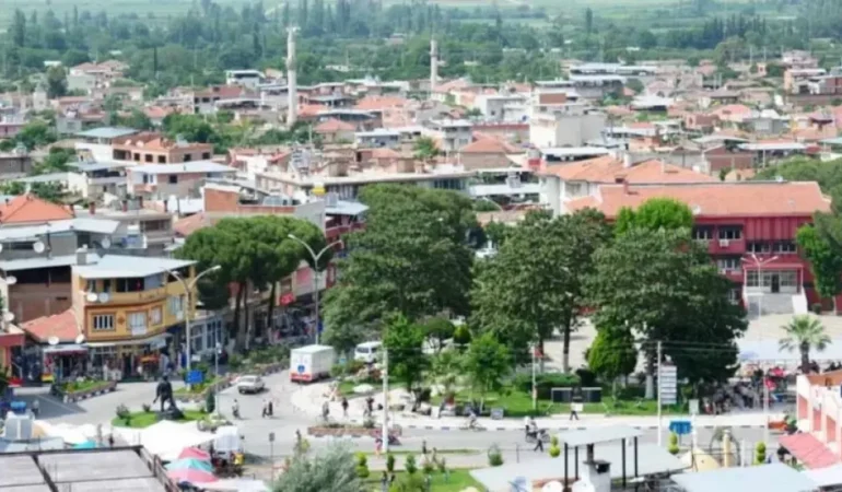 Türkiye’nin Trafik Işığı Olmayan Tek İlçesi: Sürücülerin Işıksız Kültürle Seyrettiği Yenipazar