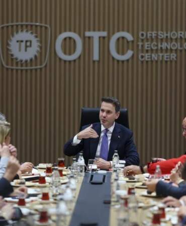 TİGAD’ın Öncülüğünde Bakan Bayraktar’dan Türkiye’nin Enerji Vizyonuna İlişkin Özel Açıklamalar