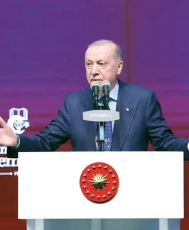 Cumhurbaşkanı Erdoğan’dan “Tekno-Oligark” Uyarısı: “En Büyük Güvencemiz TEKNOFEST Gençliğidir”